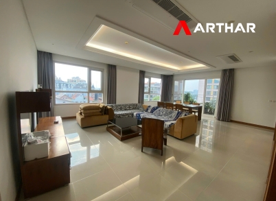 Xi Riverview Palace 3 bedroom apartment, size 201m²