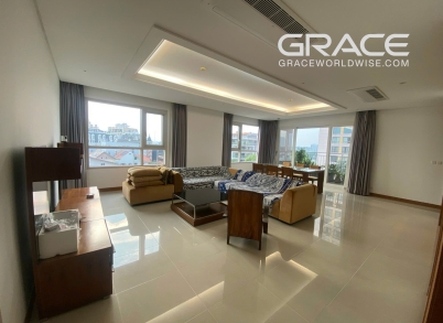 Xi Riverview Palace 3 bedroom apartment, size 201m²