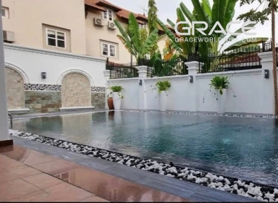 04 Bedrooms modern house villa in compound with big garden & pool for rent-An Khanh-Ho Chi Minh